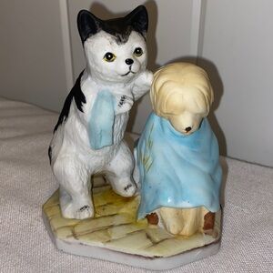 Vintage Artmark figurine Cat and Dog MCM cat giving dog a haircut black kitschy